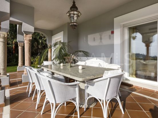 Villa de 5 dormitorios en venta en El Herrojo, Benahavis | Marbella Living