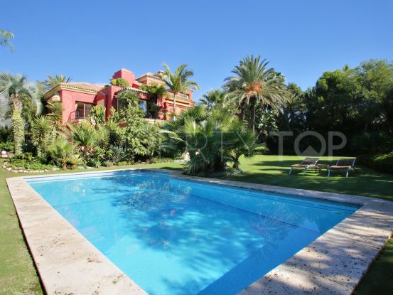 For sale Altos de Puente Romano villa with 5 bedrooms | Marbella Living