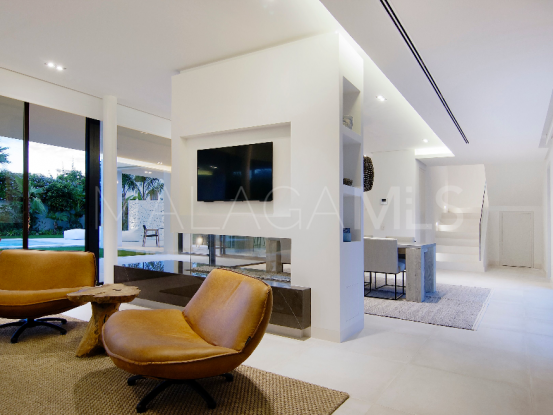 Villa de 4 dormitorios en venta en Casasola, Estepona | Marbella Living