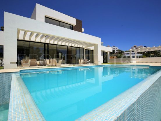 Villa for sale in Capanes Sur with 6 bedrooms | Marbella Living