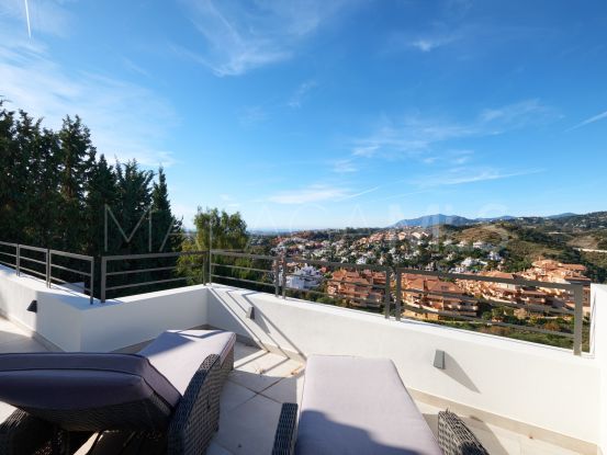 For sale villa with 4 bedrooms in Las Lomas de Nueva Andalucia | Marbella Living