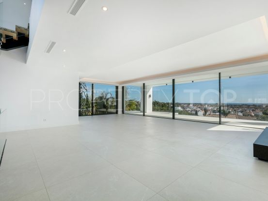 Villa for sale in El Paraiso | Marbella Living