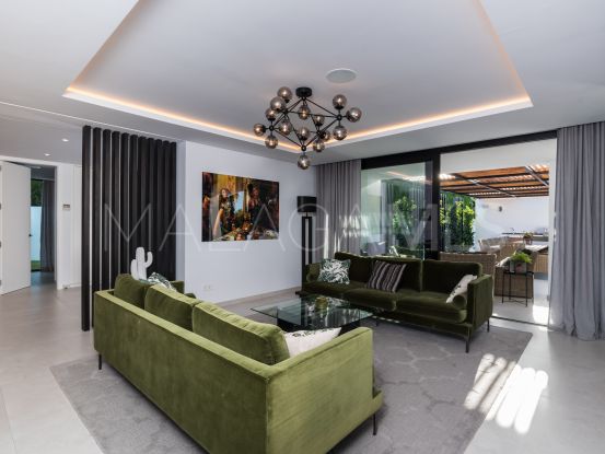 Villa en venta en Los Naranjos Golf con 5 dormitorios | Marbella Living