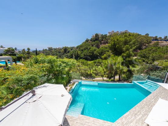 Villa de 5 dormitorios a la venta en La Quinta Golf, Benahavis | Marbella Living