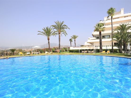 Buy apartment in Terrazas de Las Lomas with 3 bedrooms | Marbella Living