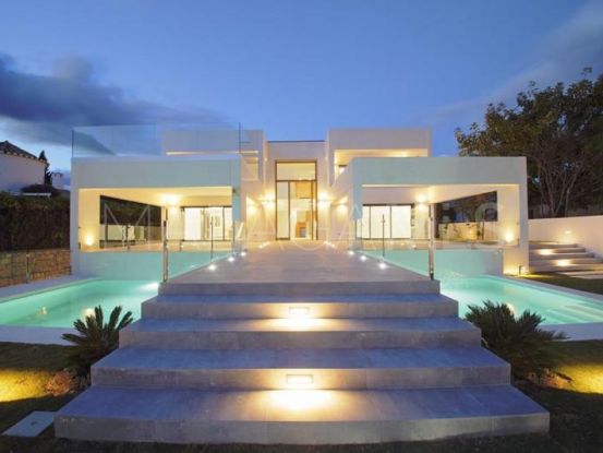 Villa de 5 dormitorios en venta en Guadalmina Alta, San Pedro de Alcantara | Marbella Living
