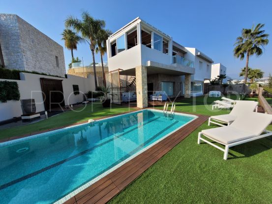 Comprar villa en Nueva Atalaya con 4 dormitorios | Marbella Living