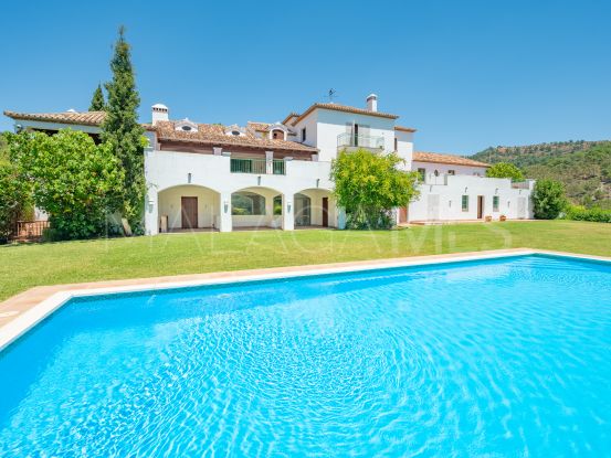 For sale villa in El Velerin, Estepona | Marbella Living