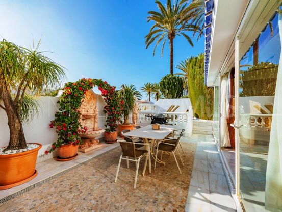 Se vende villa en El Oasis Club con 3 dormitorios | Marbella Living