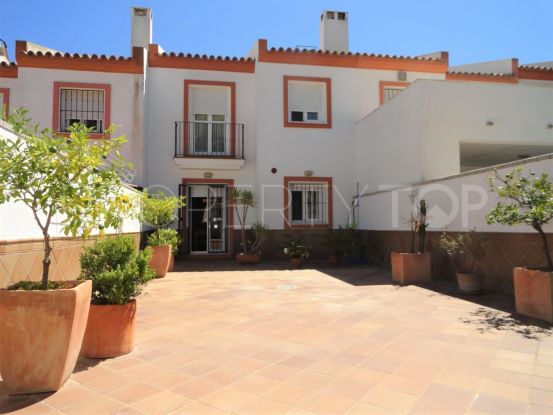Town house for sale in Guadiaro | Ondomus