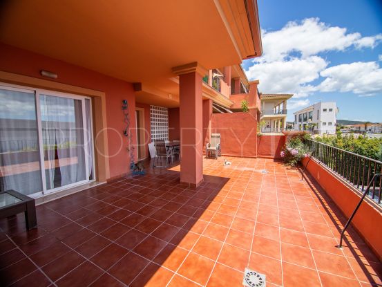 3 bedroom apartment in Pueblo Nuevo de Guadiaro, in front of Sotogrande with a large terrace