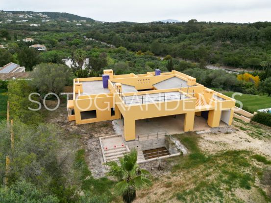 Se vende villa con 4 dormitorios en Zona F, Sotogrande | Ondomus