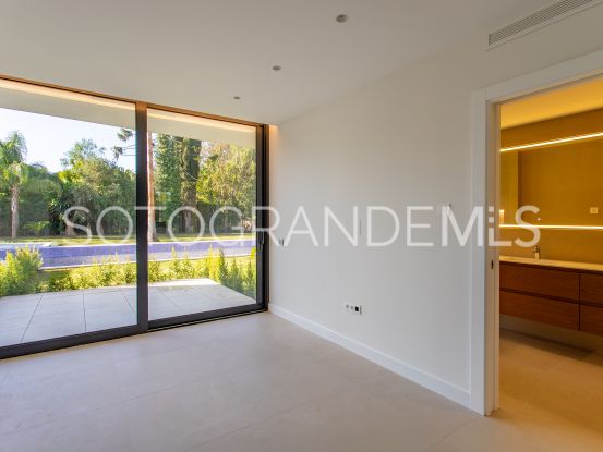 Sotogrande Costa, villa con 5 dormitorios | Ondomus