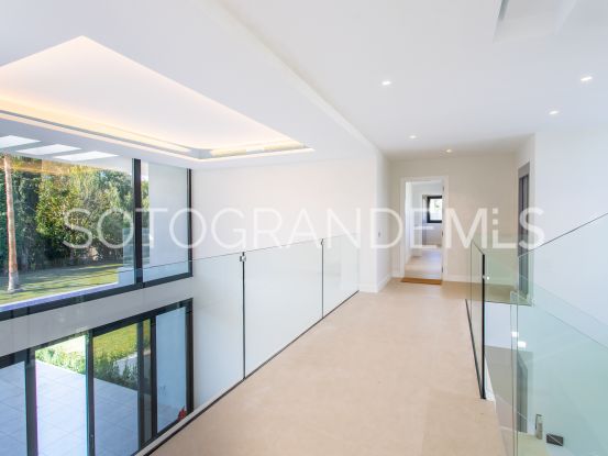 Sotogrande Costa, villa con 5 dormitorios | Ondomus