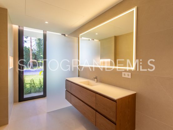 Sotogrande Costa, villa con 5 dormitorios | Ondomus