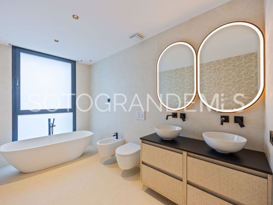 Buy villa with 6 bedrooms in Sotogrande Alto | Ondomus
