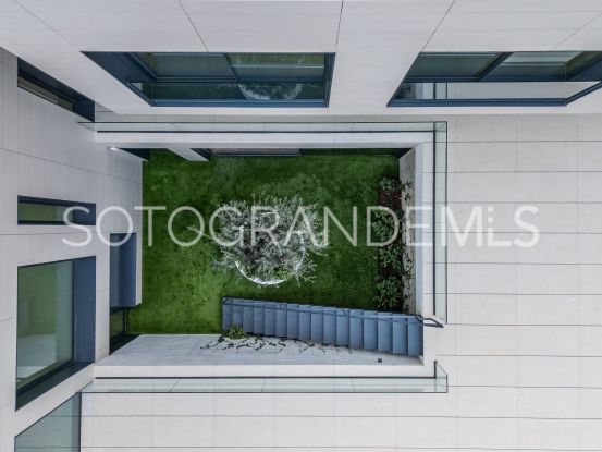 Buy villa with 6 bedrooms in Sotogrande Alto | Ondomus