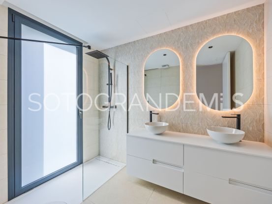 Buy villa with 6 bedrooms in Sotogrande Alto | Ondomus