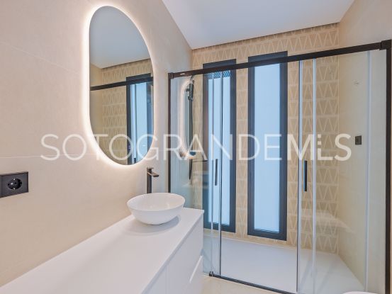Buy villa with 6 bedrooms in Sotogrande Alto | Ondomus