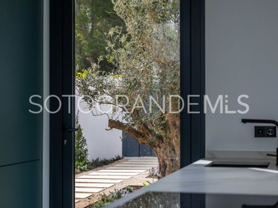 Buy villa with 6 bedrooms in Sotogrande Alto | Ondomus