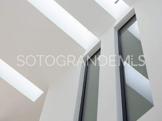 Buy villa with 6 bedrooms in Sotogrande Alto | Ondomus