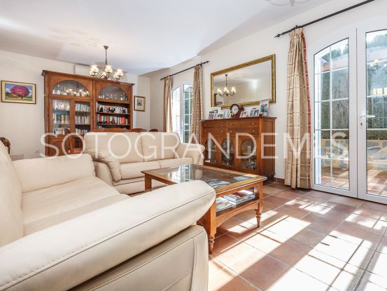 For sale villa in Zona B | Ondomus