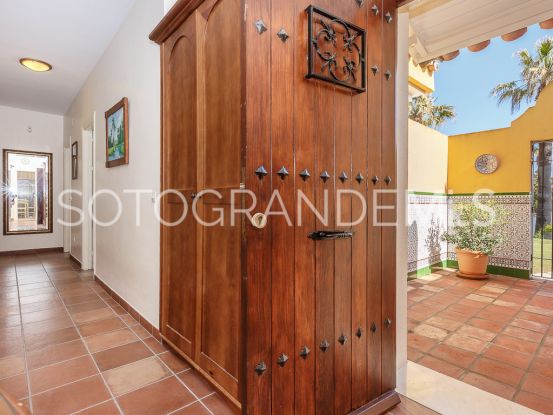 For sale villa in Zona B | Ondomus