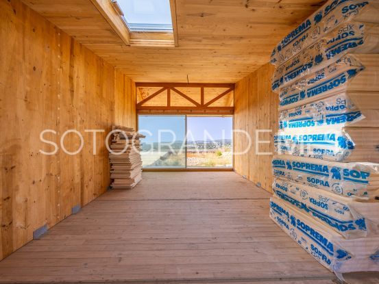 For sale villa with 5 bedrooms in Zona L | Ondomus