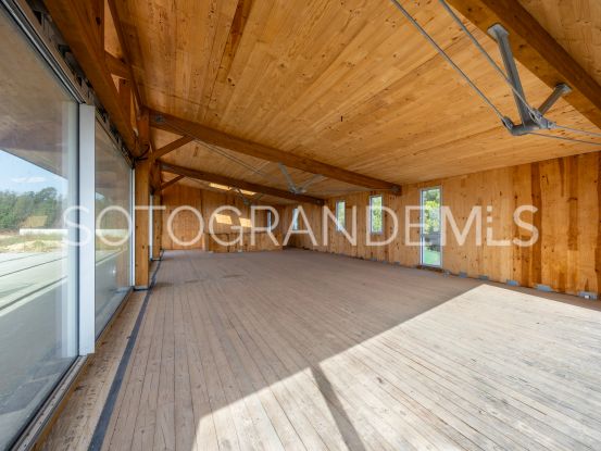 For sale villa with 5 bedrooms in Zona L | Ondomus