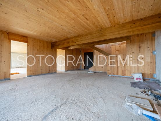 For sale villa with 5 bedrooms in Zona L | Ondomus