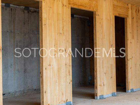 For sale villa with 5 bedrooms in Zona L | Ondomus