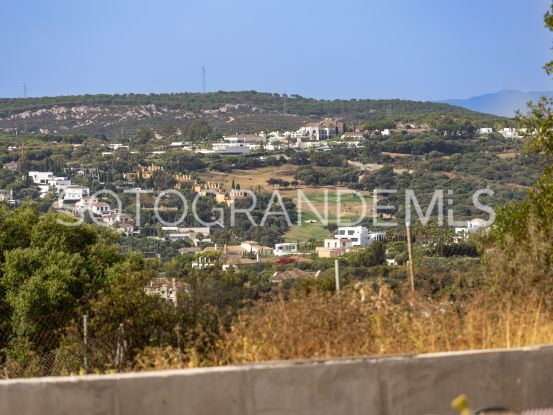 For sale villa with 5 bedrooms in Zona L | Ondomus