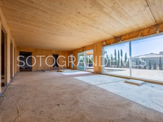 For sale villa with 5 bedrooms in Zona L | Ondomus