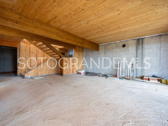 For sale villa with 5 bedrooms in Zona L | Ondomus
