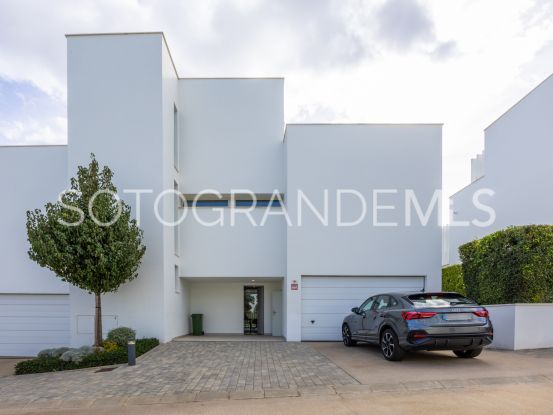La Finca, La Reserva, villa pareada con 5 dormitorios en venta | Ondomus