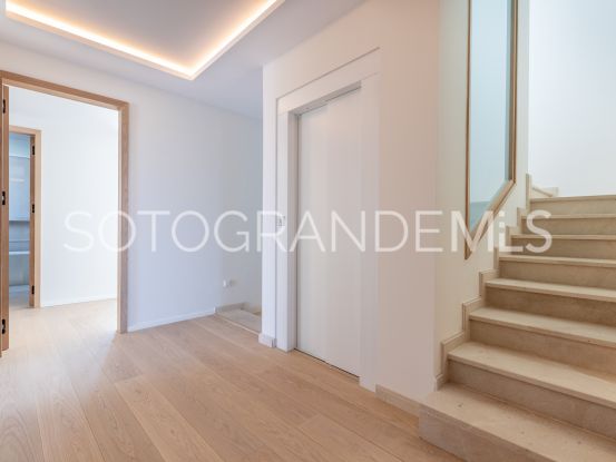 Villa for sale in Zona G with 6 bedrooms | Ondomus