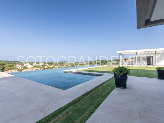 Villa for sale in Zona G with 6 bedrooms | Ondomus
