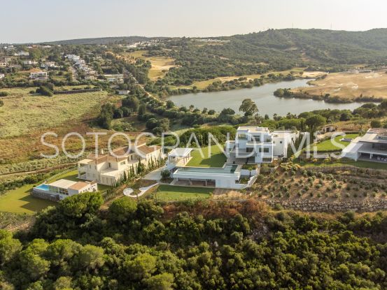 Villa for sale in Zona G with 6 bedrooms | Ondomus