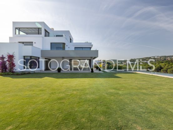 Villa for sale in Zona G with 6 bedrooms | Ondomus