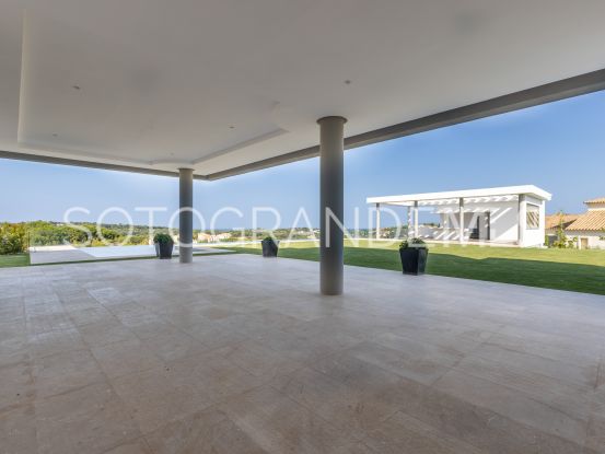 Villa for sale in Zona G with 6 bedrooms | Ondomus