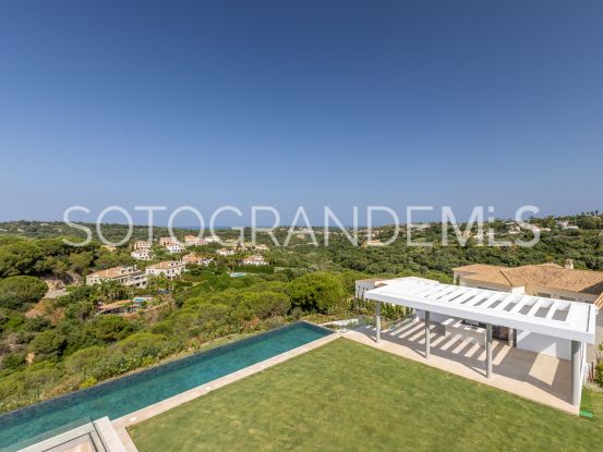 Villa for sale in Zona G with 6 bedrooms | Ondomus