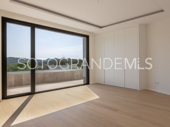 Villa for sale in Zona G with 6 bedrooms | Ondomus