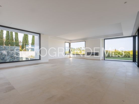 Villa for sale in Zona G with 6 bedrooms | Ondomus