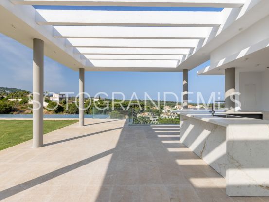 Villa for sale in Zona G with 6 bedrooms | Ondomus