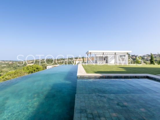 Villa for sale in Zona G with 6 bedrooms | Ondomus