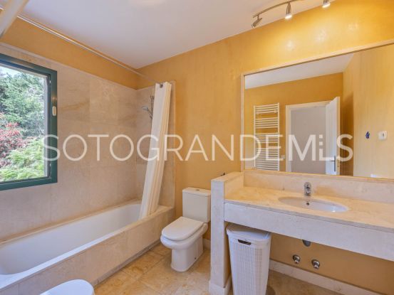 Pareado en venta en El Casar Fronda con 4 dormitorios | Ondomus