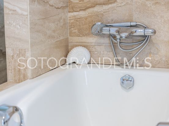 Zona F villa with 4 bedrooms | Ondomus
