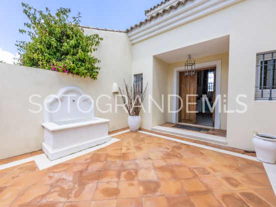 Zona F villa with 4 bedrooms | Ondomus