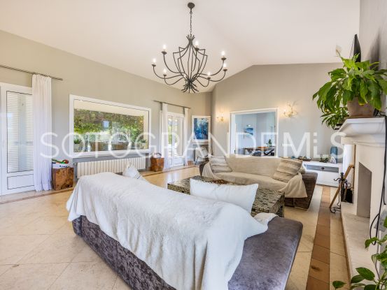 Zona F villa with 4 bedrooms | Ondomus