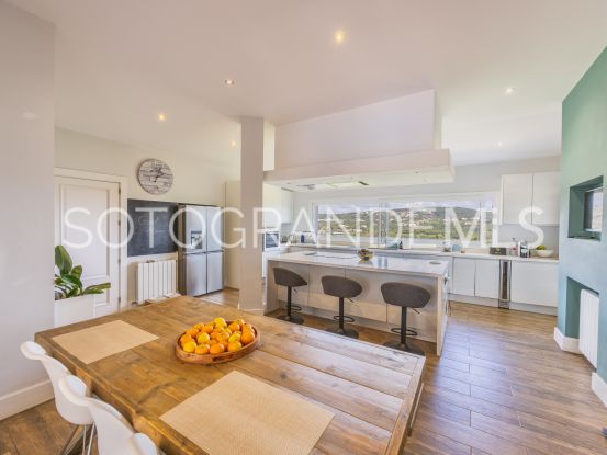 Zona F villa with 4 bedrooms | Ondomus